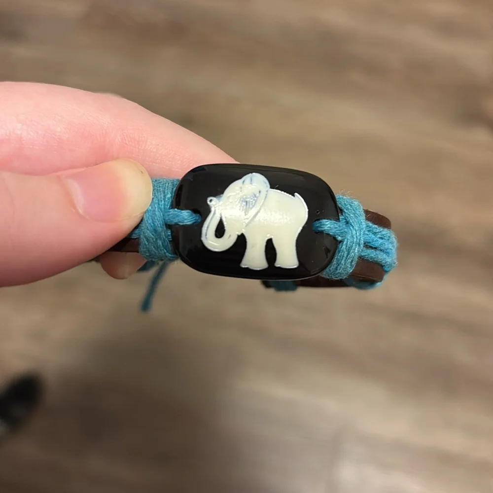 women’s adjustable elephant bracelet